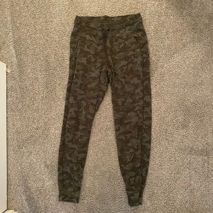 Lululemon Ready to Rulu Jogger